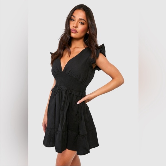 GAP Dresses & Skirts - NWT GAP Dress V-neck Ruffles Small